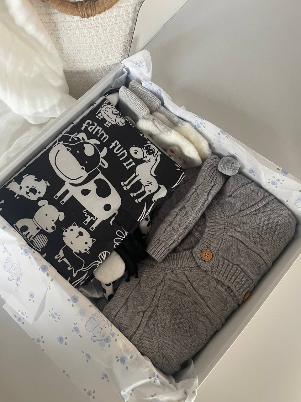 The "Snuggle & Discover" Knitted Gift Box | Grow-With-Me Set (Size 0-6M)