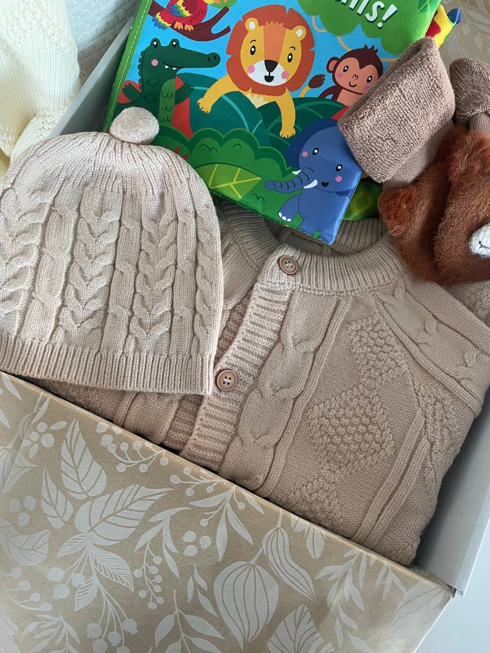 The "Snuggle & Discover" Knitted Gift Box | Grow-With-Me Set (Size 0-6M)