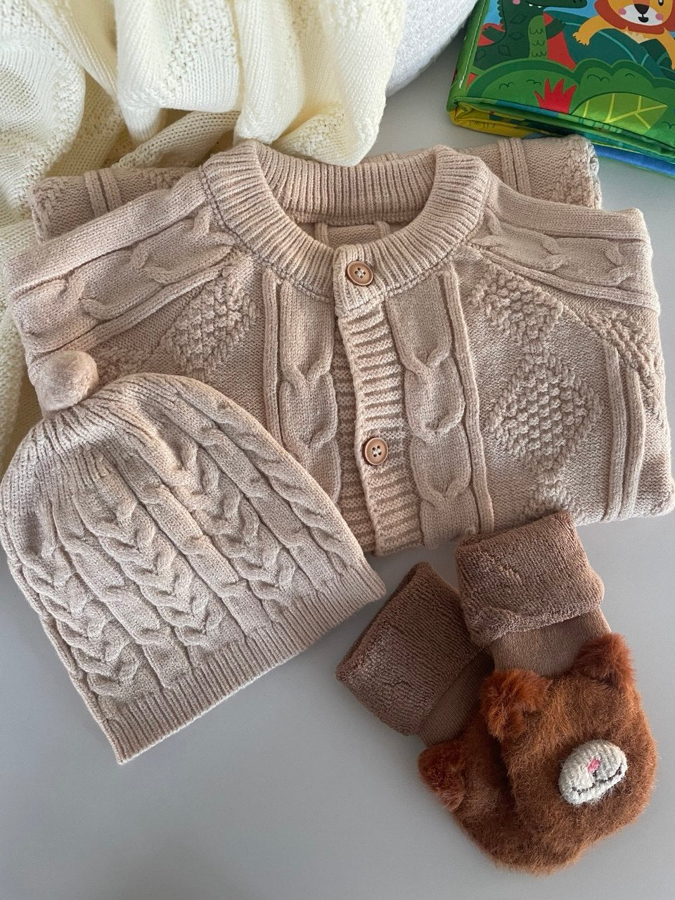 The "Snuggle & Discover" Knitted Gift Box | Grow-With-Me Set (Size 0-6M)